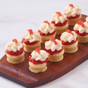 Mini_Scones_Strawberries_Cream