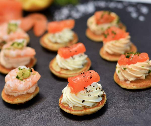 CAN114-Frank-Dale-Mini-Prawn-Seafood-Blini-Selection-01