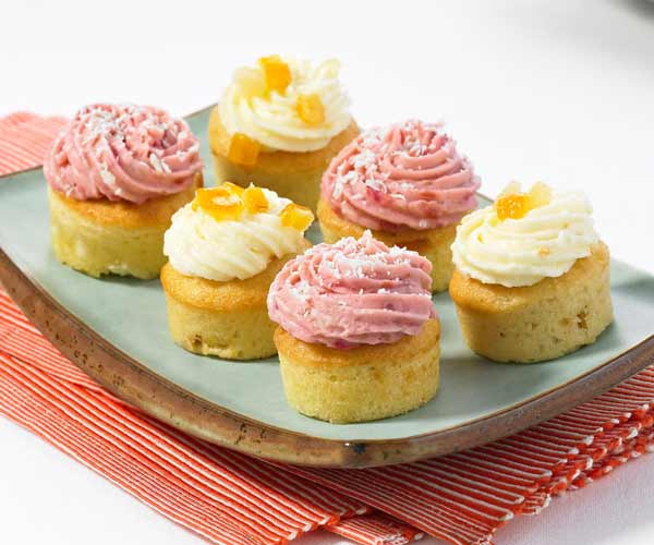 CAN18-Frank-Dale-Mini-Raspberry-&-White-Chocolate-Cakes