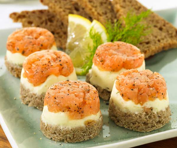 CAN70-Frank-Dale-Mini-Smoked-Salmon-Terrines-(1)